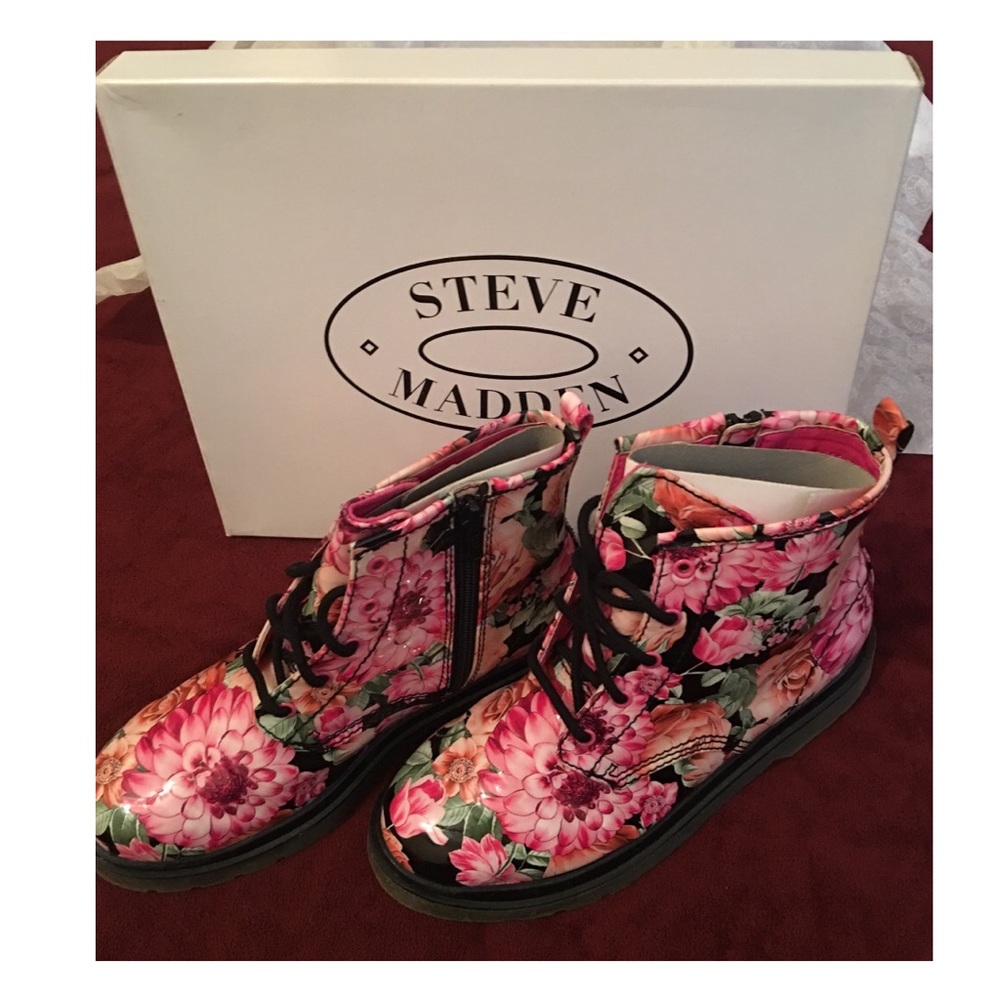 NWB Steve Madden boots